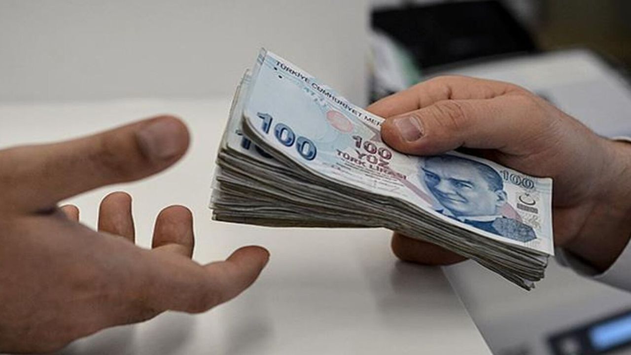 Maaşı yetmeyen emekliye 55.000 TL kredi kapağı açıldı! O banka koşulsuz verecek