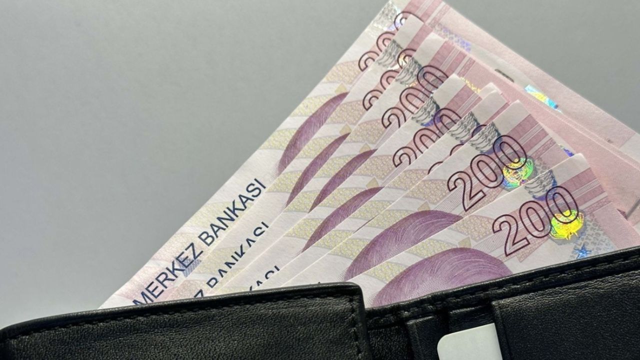 Vakıfbank'tan borcu derdi bitiren 100.000 TL nakit destek! Genç, yaşlı, emekli herkes alacak