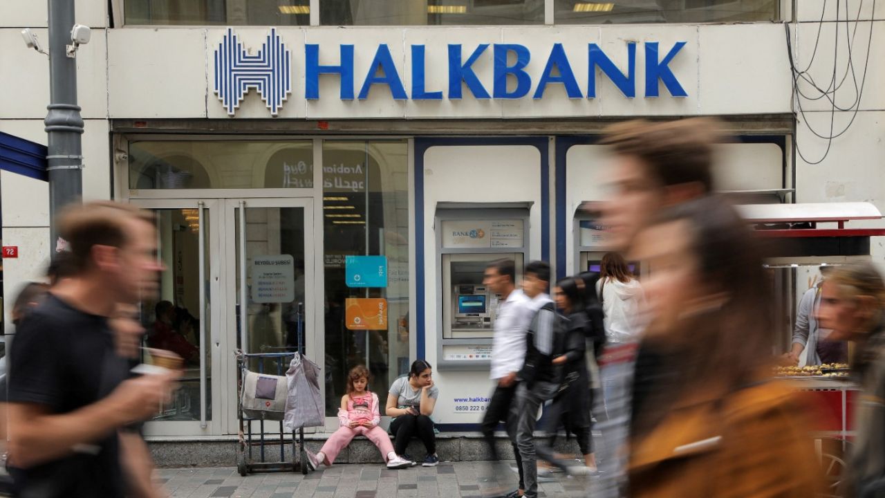 Halkbank ihtiyaç kredilerinde faizleri sıfıra yaklaştırdı! Nakit ihtiyacı olana bomba gibi fırsat