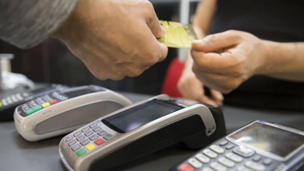 Kredi kartıyla alışveriş devri kapanıyor! Bakan Şimşek kahreden kararı açıkladı