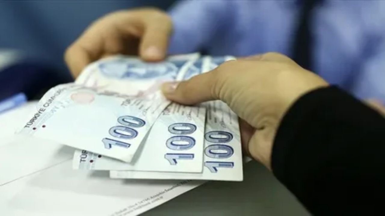 31 Ağustos'a kadar süre verildi! Başvuran her emekliye 1000 TL hediye!