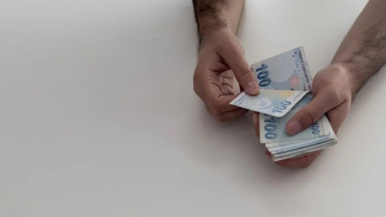 SSK, Bağkur emeklilerine 2.100 TL ek ödeme! Tümünün hesabına yatırıldı!