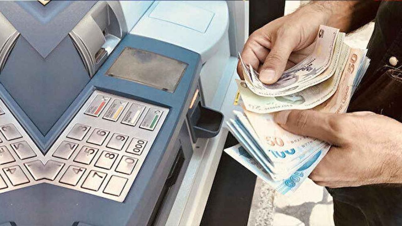 SSK, Bağkur emeklileri ATM'ye koşacak! Sabah 07.00'da paralar hesaba yatırıldı!