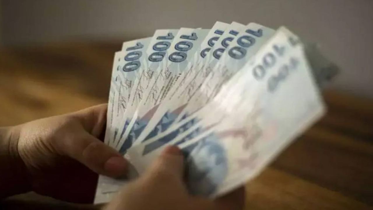 Banka müşterilerine 15.555 TL sürpriz ödeme! IBAN'ına bakan ATM'den çekiyor!