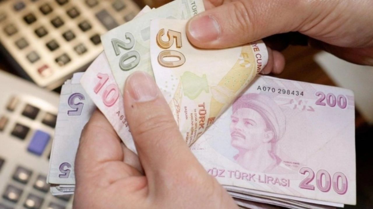 Emekli maaşı alana başvuru hakkı! Bankadan 10.500 TL ek ödeme müjdesi