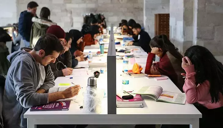 ÖSYM'den Kritik YKS Uyarısı: Hukuk Fakültesi Başarı Sırası Değişti! Tercih Sonuçları Ne Zaman Açıklanacak?