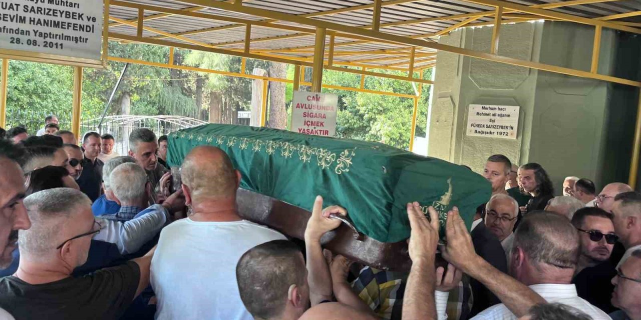 Balıkesir Depreminin Acı Bilançosu: Emekli Öğretmen Son Yolculuğuna Uğurlandı