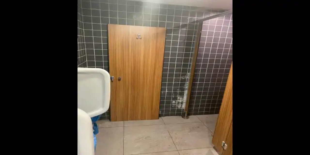 İzmir Milli Eğitim Müdürlüğü'nde Hijyen Skandalı: Kapısız ve Bakımsız Tuvaletler Tepki Çekti