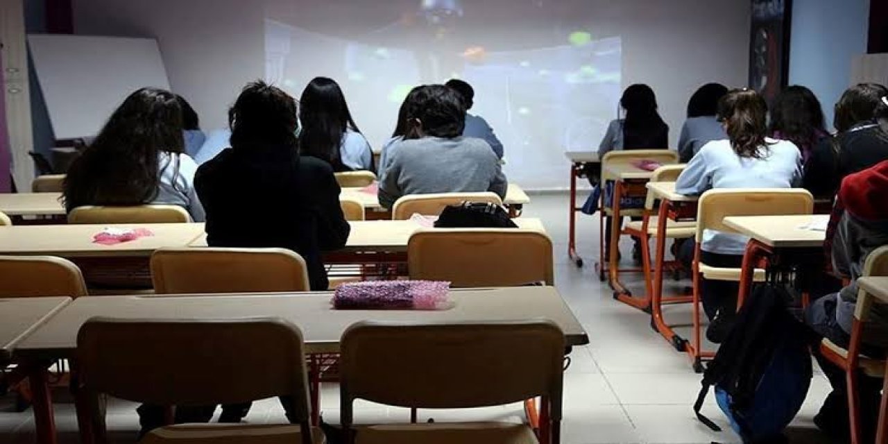 Lisede Devamsızlık Affı Yok: İşte Sınıfta Kalma Şartları ve Güncel MEB Yönetmeliği