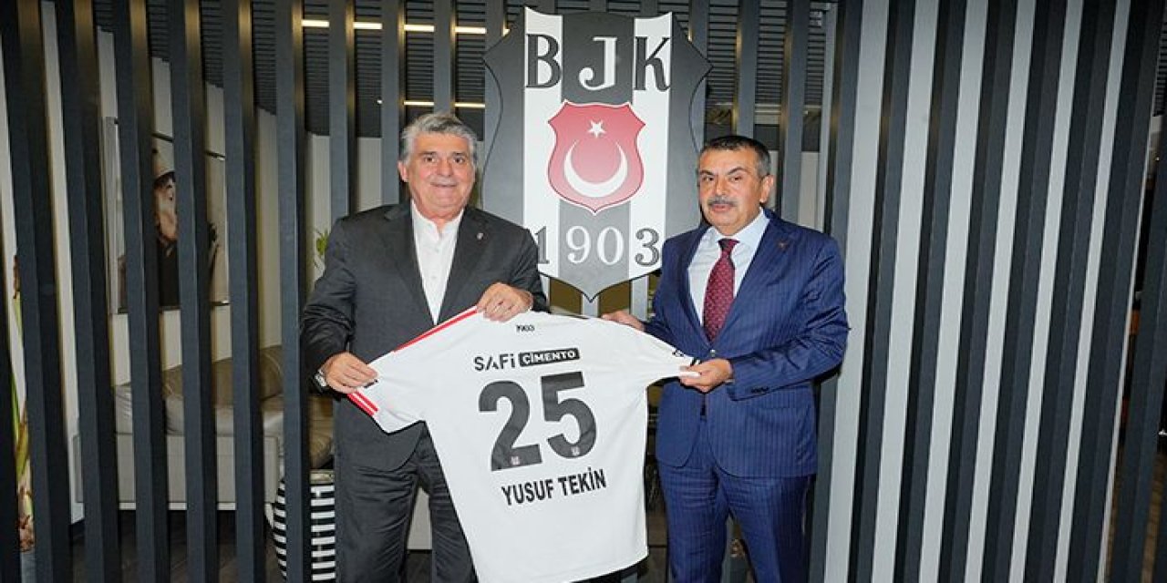 Bakan Tekin'den Beşiktaş'a Anlamlı Ziyaret: 25 Numaralı Erzurum Forması Hediye Edildi