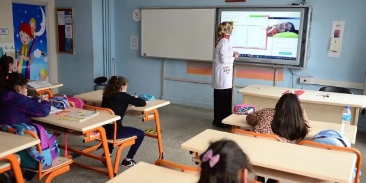 Öğretmenlere Tayin Müjdesi: İl Dışı Atamada 3 Yıl Şartı O 12 İlde Aranmayacak!