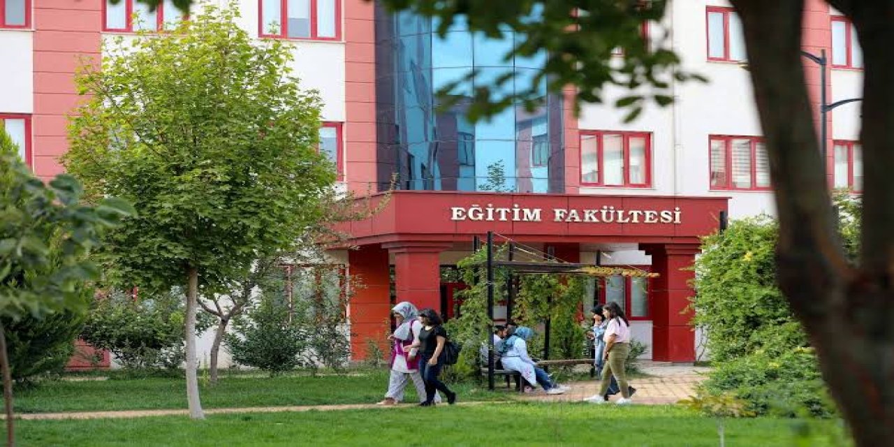 YKS'de Şok Eden Tablo: 25 Üniversitenin Fen Bilgisi Öğretmenliği Bölümü Sıfır Çekti!