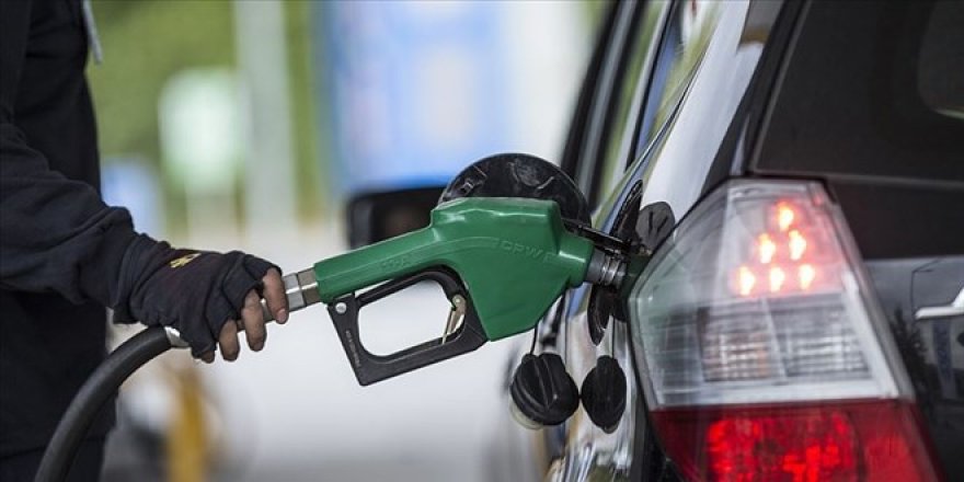 Benzine zam geldi: Pompa satış fiyatına yansıdı