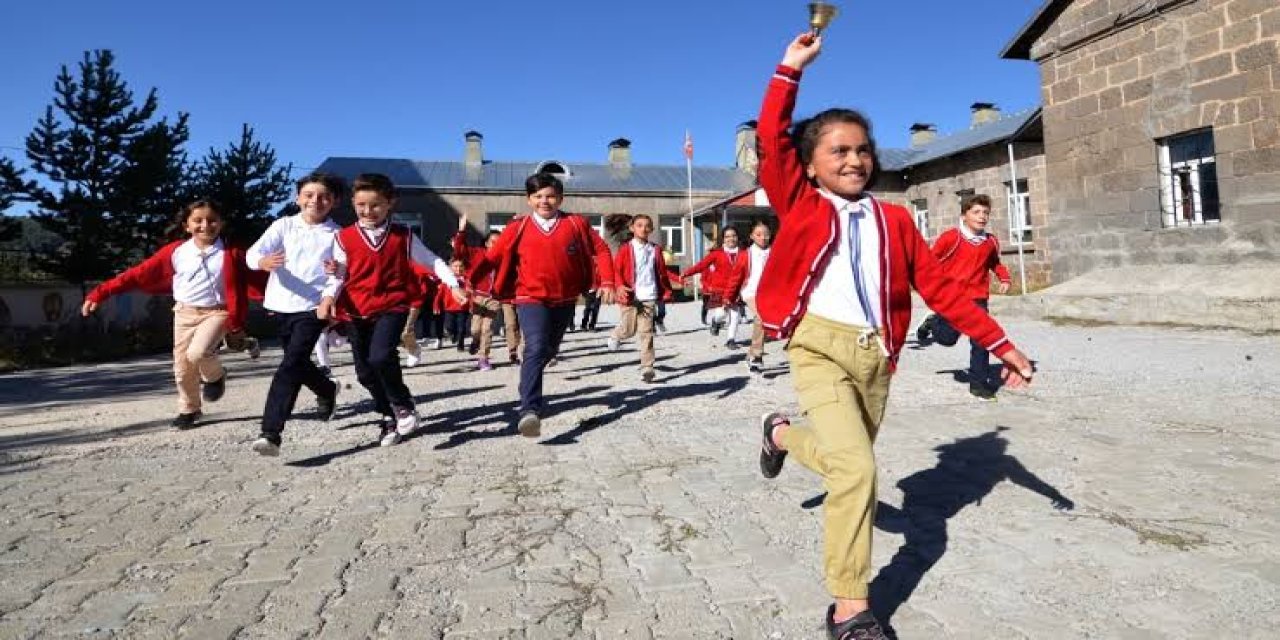 2025-2026 Eğitim Yılı Takvimi Belli Oldu: İşte Okulların Açılış, Kapanış ve Tatil Tarihleri