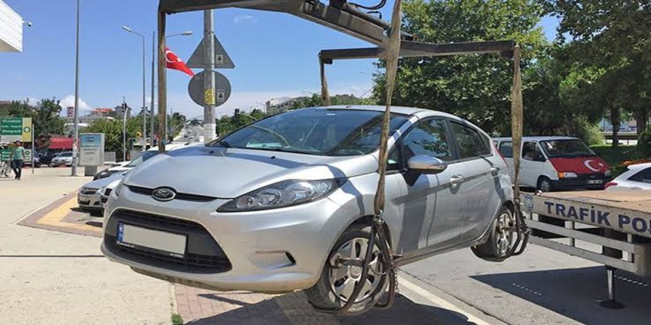 Emniyet'ten Okul Önü Uyarısı: Hatalı Park Eden Araçlar Anında Çekilecek!