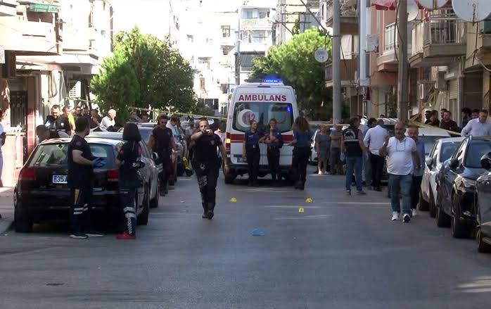 İzmir'deki Hain Saldırı: 16 Yaşındaki Saldırgan 'Suça Sürüklenen Çocuk' Tartışmasını Alevlendirdi
