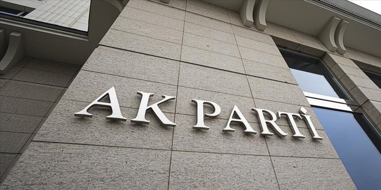 AK Parti Elazığ'da Sürpriz İstifa: 6 Yıllık İl Başkanı Görevini Bıraktı