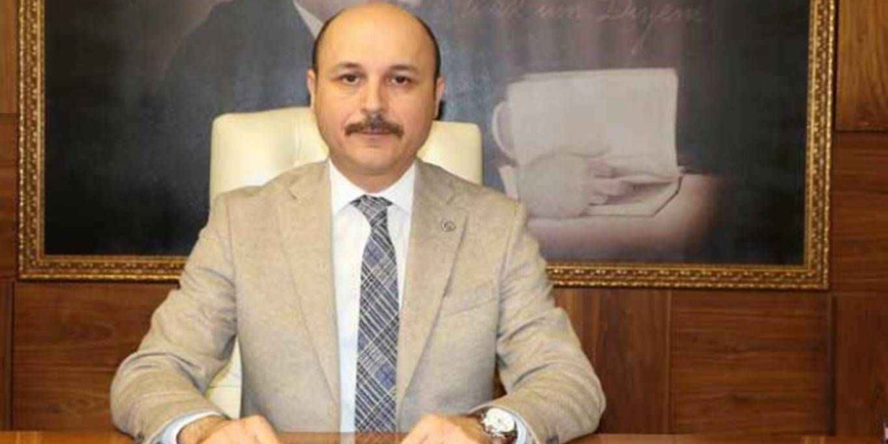 Van'da Okulda Dehşet: İki Öğretmen Öğrencilerin Gözü Önünde Bıçaklandı!