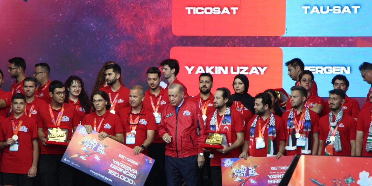 Liselilerden Tarihi Başarı: Trakya'nın Gururu Bozok Roket Takımı, TEKNOFEST'te Türkiye Şampiyonu Oldu!