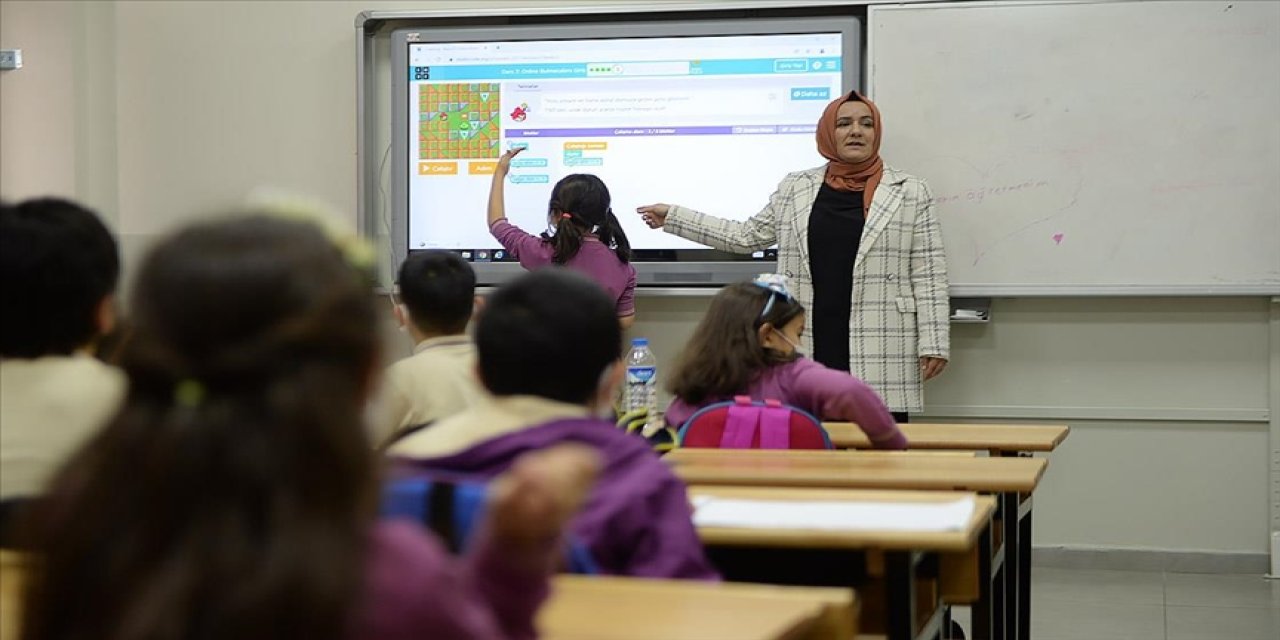 MEB'den Kadın Öğretmenlere Müjde: Kırsalda Görev Yapanlar İçin Özel Destek Projesi Başlıyor!