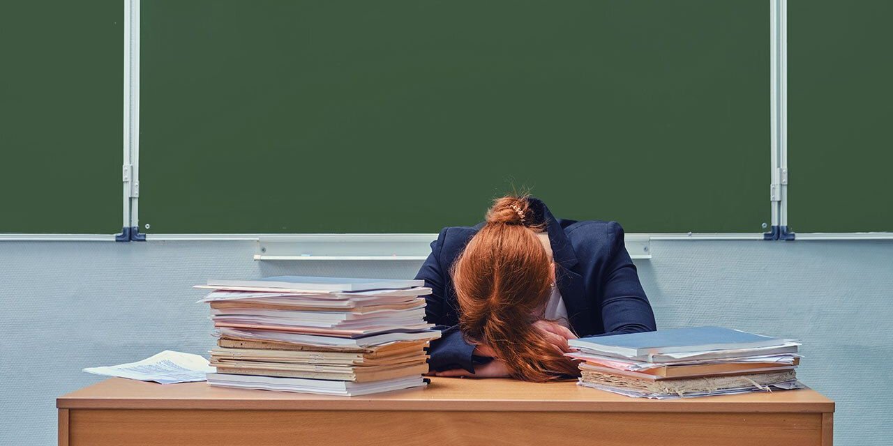 MEB'in Yeni Müfredatı O Branşı Vurdu: Binlerce Öğretmen Norm Fazlası Tehlikesiyle Karşı Karşıya