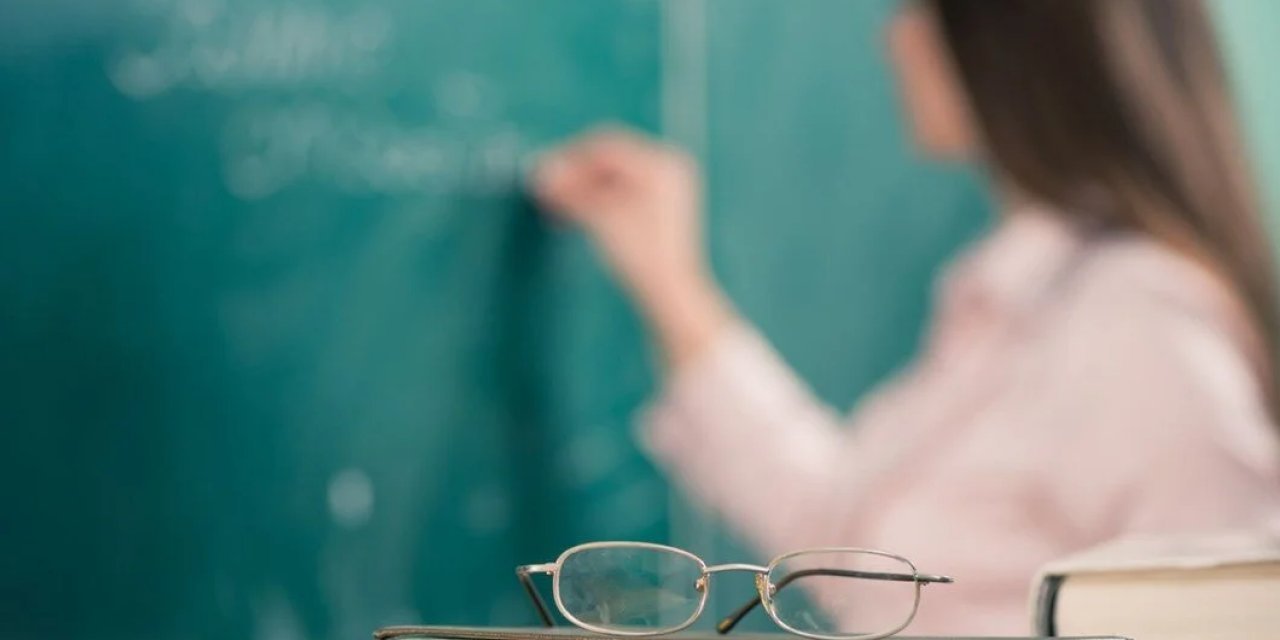 MEB'den Ek Ders Düzenlemesi: O Öğretmenler Aylık 3.260 TL Gelir Kaybı Yaşayacak