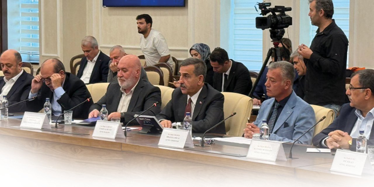 Memurun Kritik Talepleri Masada: Ek Zam, 3600 Ek Gösterge ve Mülakat KPDK'da Gündeme Geldi