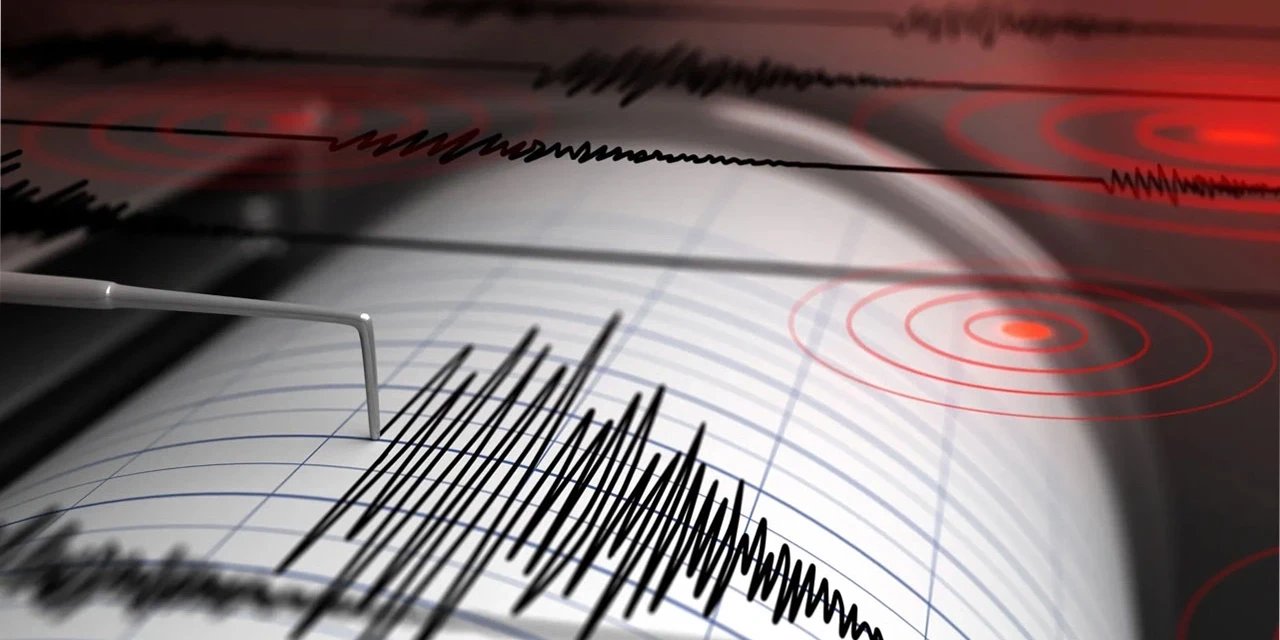 İstanbul'u Sallayan Deprem Sonrası Gözler Valilikte: Yarın Okullar Tatil Edilecek mi?
