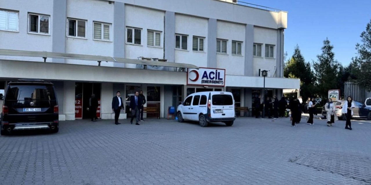 Siirt'te Korkutan Anlar: 13 Öğrenci Okul Yemeğinden Sonra Hastanelik Oldu