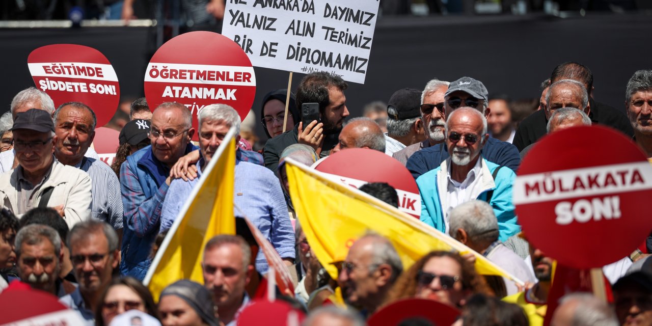 Öğretmenlerin Acı Tablosu: Yoksulluk Sınırında Maaş, Güvencesiz Gelecek