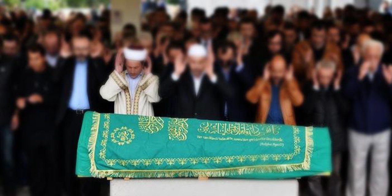 İzmir'de Eğitim Camiasını Yasa Boğan Haber: Öğretmen Orhan Aşkın Hayatını Kaybetti