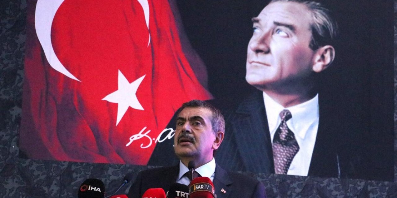 MEB'den Okul Kayıtlarında Devrim Gibi Karar: 'Kayıt Parası' ve Adres Sorununa Neşter!