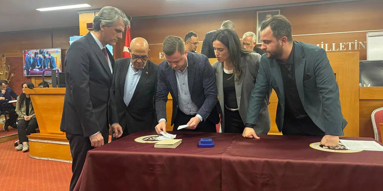 Bayrampaşa'da Krizli Seçim Sonuçlandı: Yeni Başkan Vekili AK Partili İbrahim Akın Oldu