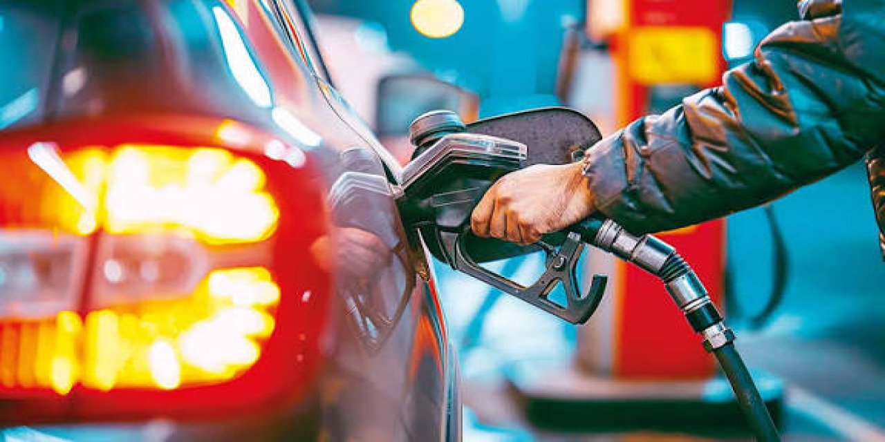 Benzine Zam Geliyor: Pompa Fiyatları Yarın Değişiyor!