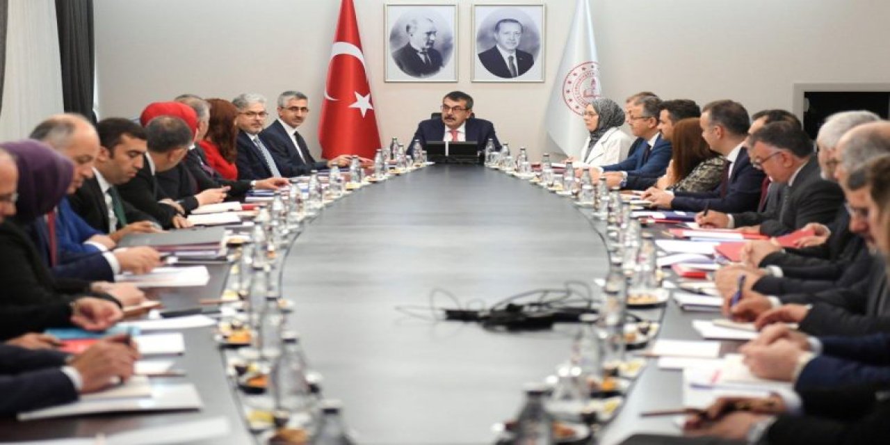 MEB'de Kritik Cunda Zirvesi: Bakan Tekin'den Yeni Müfredat ve Atama Sinyali