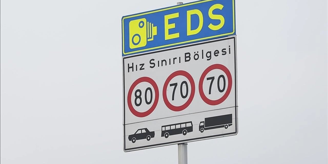 Trafikte Tabela Kirliliğine Son: Karayollarından 33 Bin Hız Levhası Kaldırıldı!