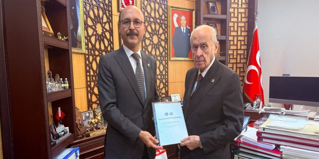 Kerkük'teki Türkmen Gençlerden Dev Başarı: Bahçeli'ye Gururlandıran Rapor Sunuldu