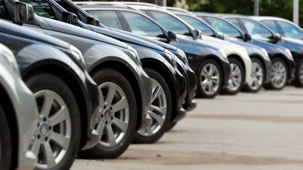 Sıfır Araba Alacaklar Dikkat: Kasım Ayına Özel %0 Faizli Kredi ve Nakit İndirimleri Başladı!