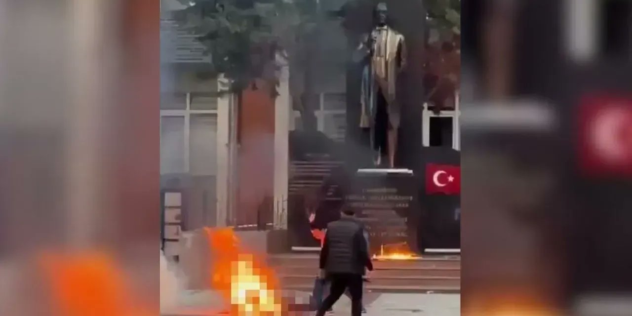 Zonguldak'ta Dehşet Anları: Kaymakamlık Binası Önünde Kendini Yaktı!