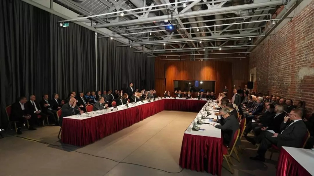 İstanbullular Dikkat! Metrobüs Güzergahı Kritik Günlerde Değişiyor: Artık FSM Köprüsü Kullanılacak