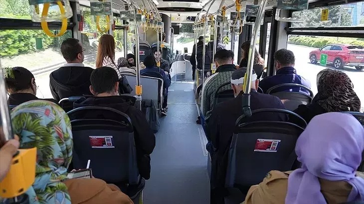 Karabük'te Emeklilerin Ücretsiz Ulaşım Hakkına Sınır: Ayda Sadece 30 Biniş!