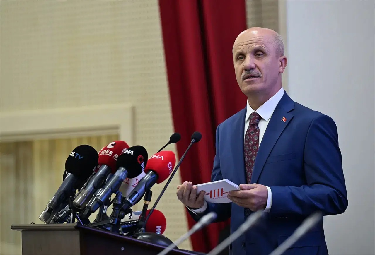 Öğrencilere Af Müjdesi! YÖK Başkanı Özvar Açıkladı: Tasarı TBMM'ye Geliyor