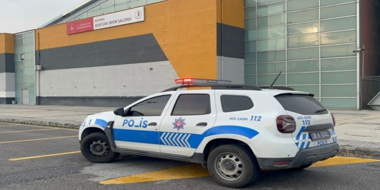 Kayseri'de Liselilerin Voleybol Maçı Kanlı Bitti: Bıçaklı Kavgada 3 Yaralı