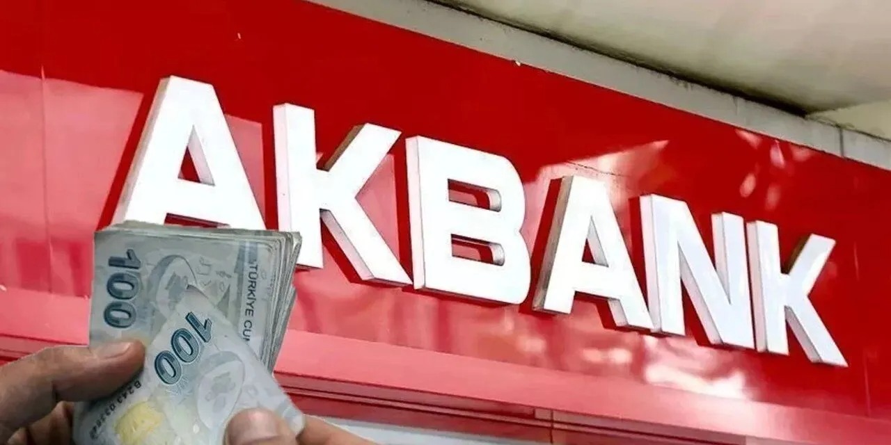 Akbank'tan Emeklilere Dev Promosyon: Maaşını Taşıyana 30.000 TL'ye Varan Ödeme!