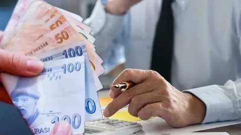 Milyonlar Merak Ediyor: 2025 Asgari Ücret Ne Kadar Olacak? İşte Masadaki İlk Rakamlar
