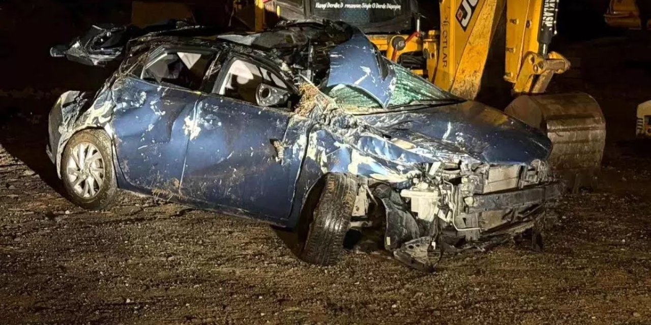 Erzurum'da Öğretmenleri Taşıyan Araç Kaza Yaptı: 1'i Ağır 3 Yaralı