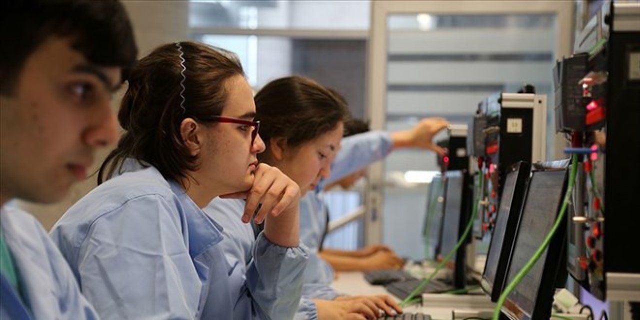 İş Dünyasından Ses Getiren Teklif: Meslek Lisesi Mezununa Askerlik Muafiyeti ve Evlilik Desteği