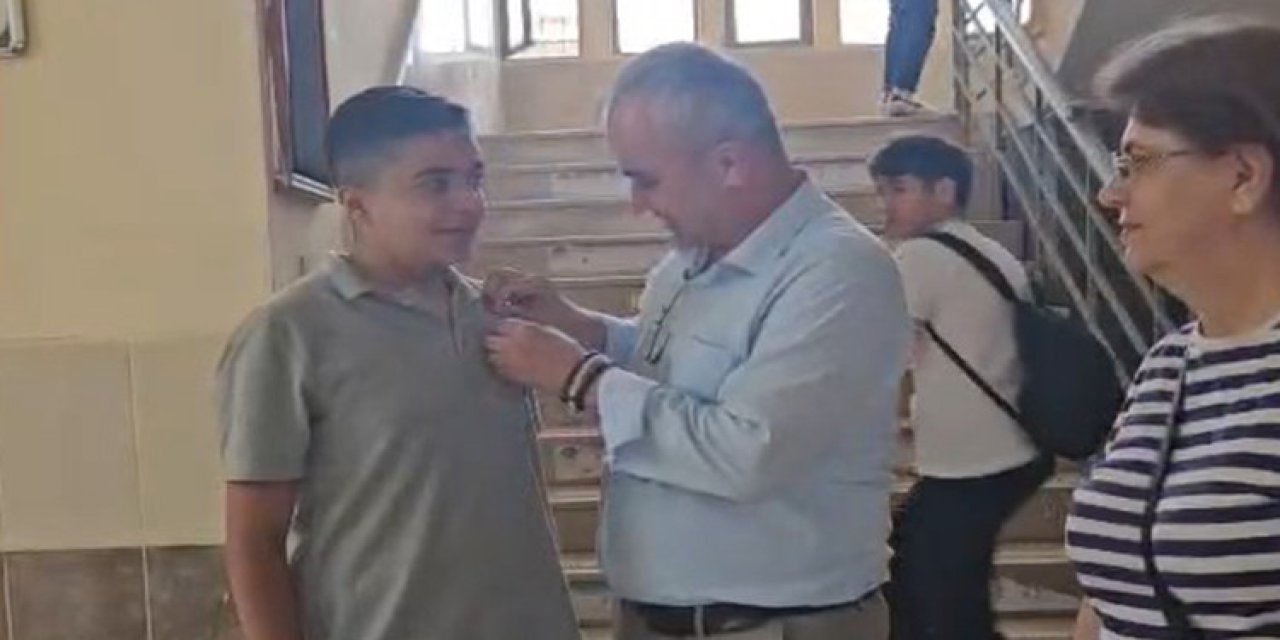 Hatay'da Gündem Olan Sosyal Deney: Duyarlı Öğrenci Çeyrek Altınla Ödüllendirildi