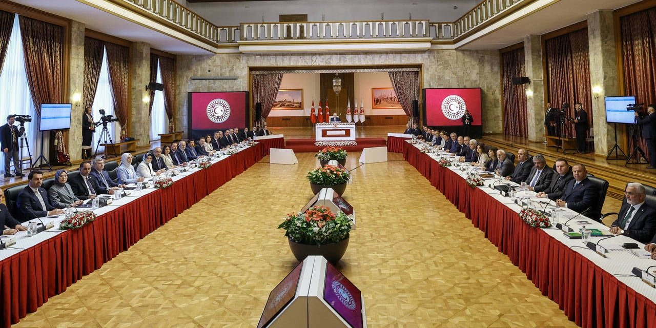 İmralı Tutanakları Meclis Gündeminde: Kurtulmuş'tan 'Her Şey MİT Kontrolünde' Açıklaması