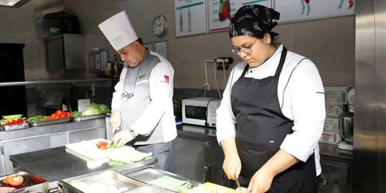 Turizm ve Perakende Zirvede! İşte Türkiye’de En Çok Açık İş Bulunan Meslekler